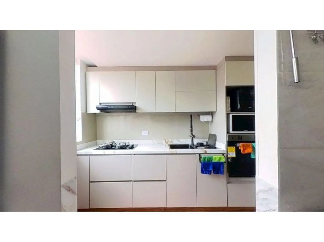 Apartamento de 3 alcobas en venta en Suba, Bogotá, 79 m² · foto 4 de 9