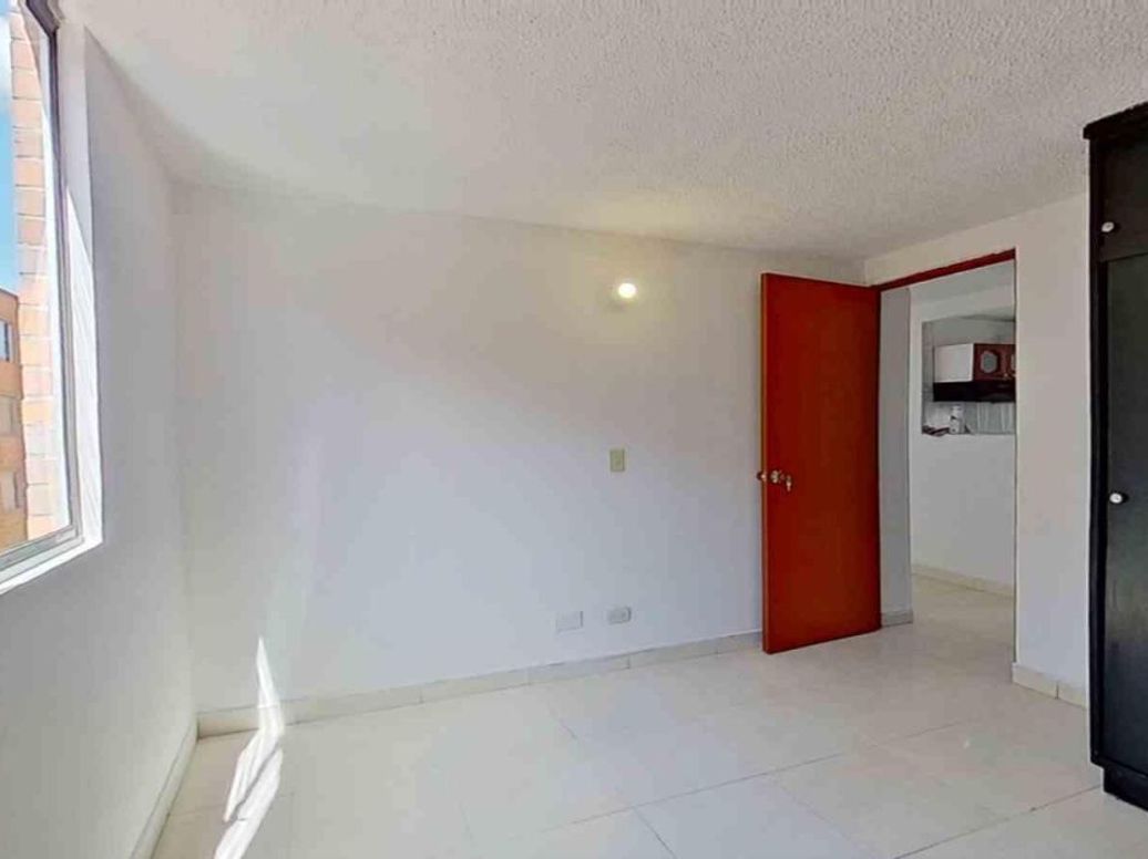 Apartamento de 2 alcobas en venta en Hayuelos, Bogotá, 42 m² · foto 2 de 7