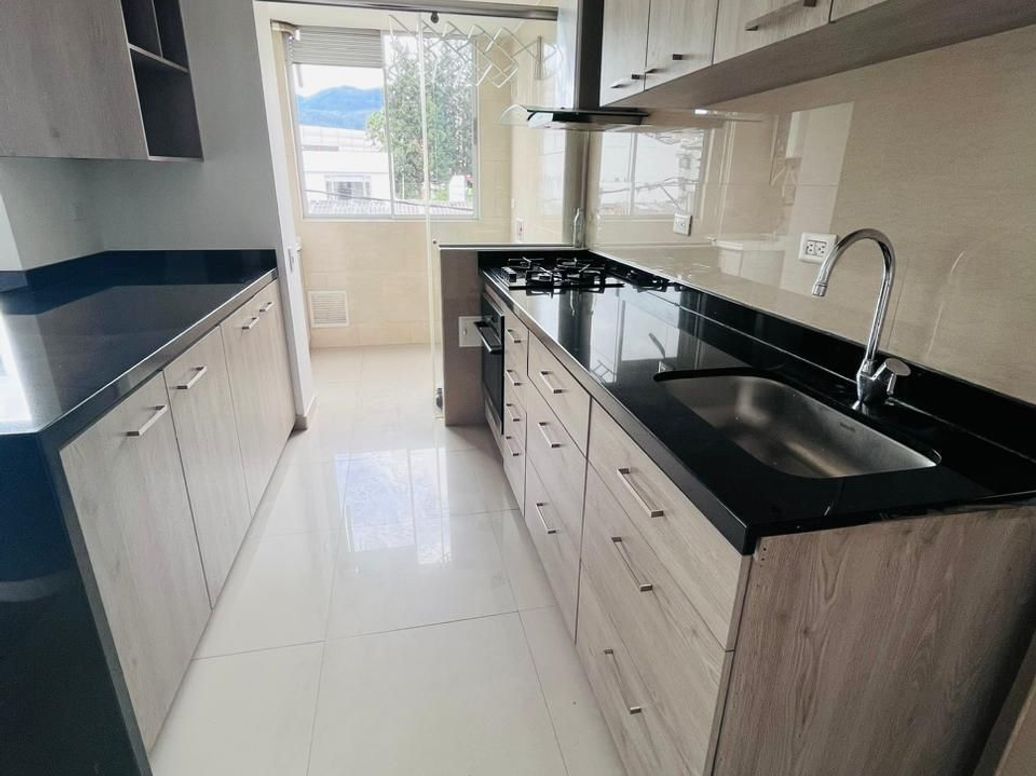 Apartamento de 2 alcobas en venta en Campin Occidental, Bogotá, 73 m² · foto 8 de 17