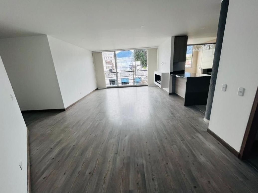 Apartamento de 2 alcobas en venta en Campin Occidental, Bogotá, 73 m² · foto 2 de 17