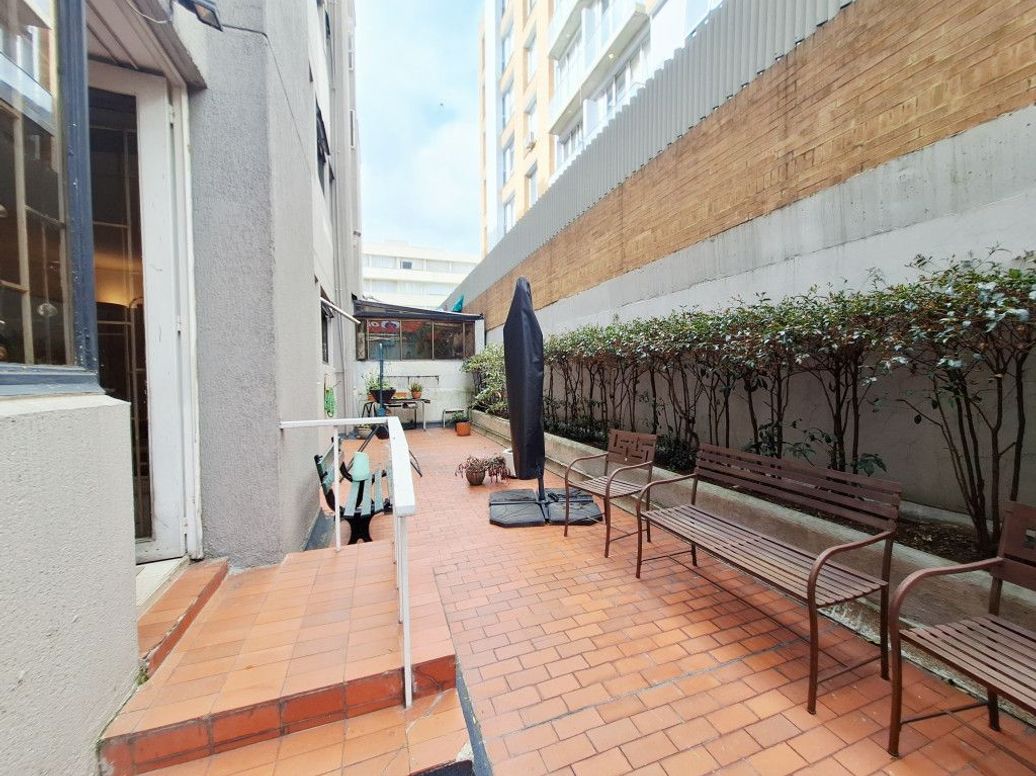 Apartamento de 3 alcobas en venta en Santa Barbara Central, Bogotá, 204 m² · foto 4 de 20
