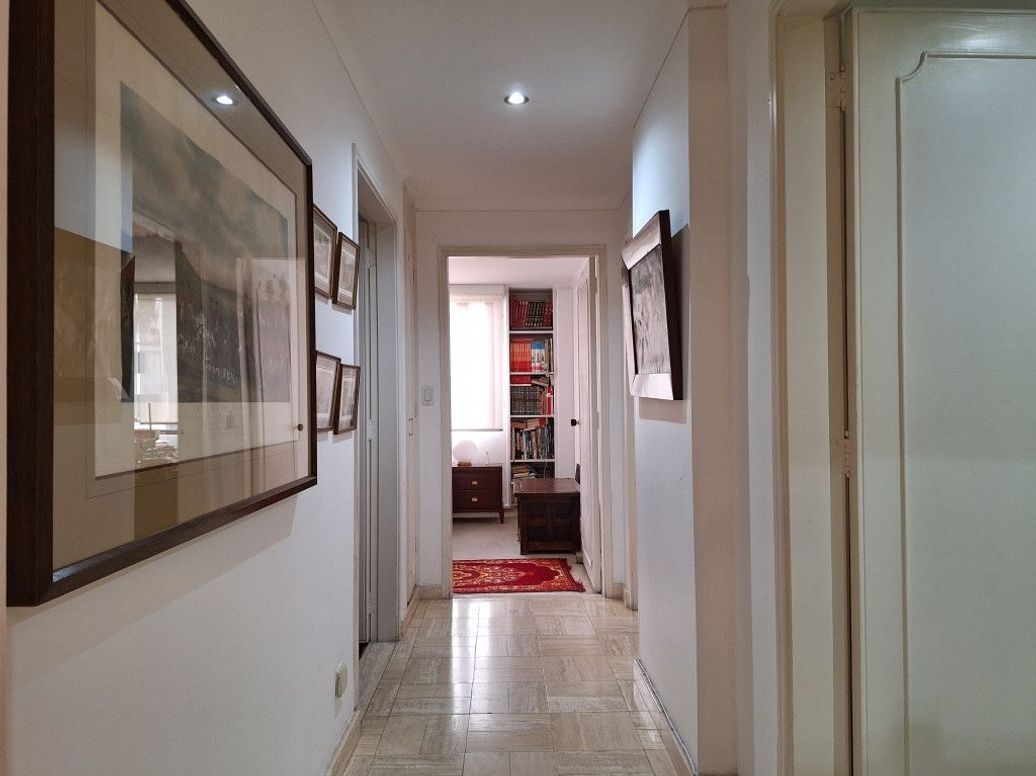 Apartamento de 3 alcobas en venta en Santa Barbara Central, Bogotá, 204 m² · foto 14 de 20