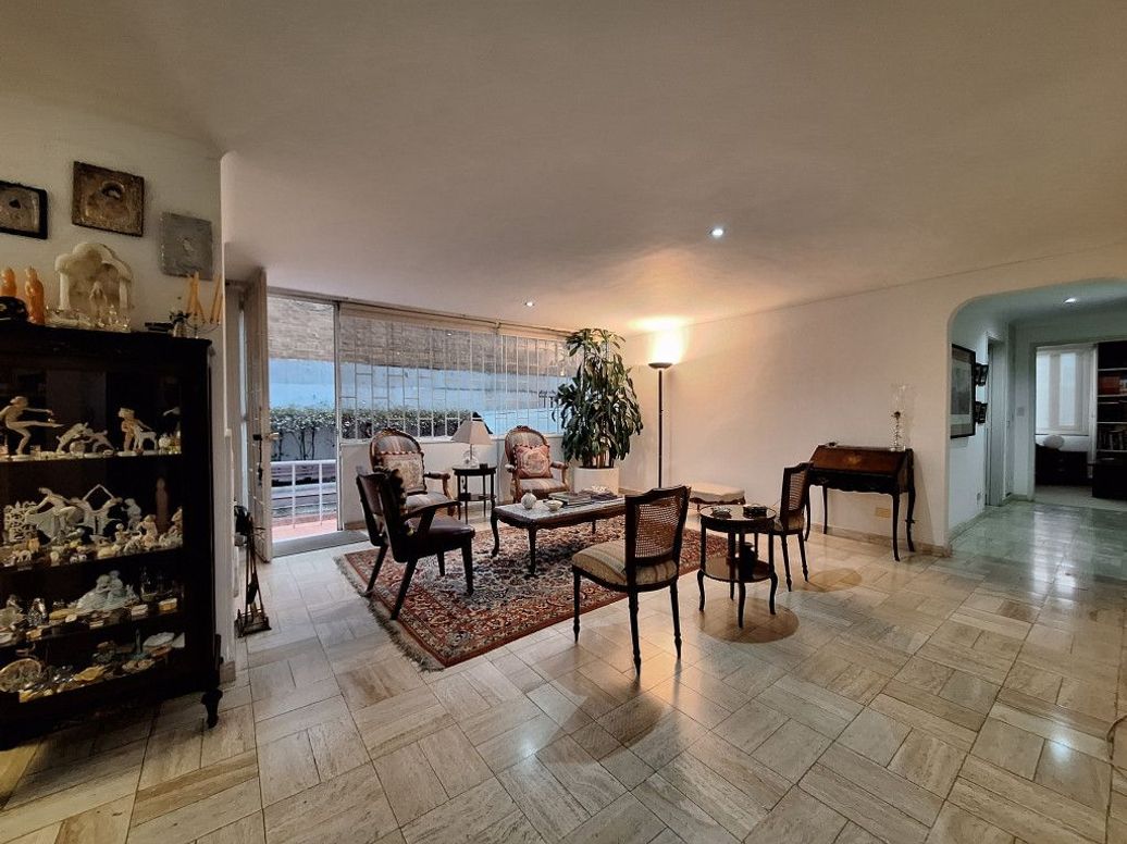 Apartamento de 3 alcobas en venta en Santa Barbara Central, Bogotá, 204 m² · foto 5 de 20