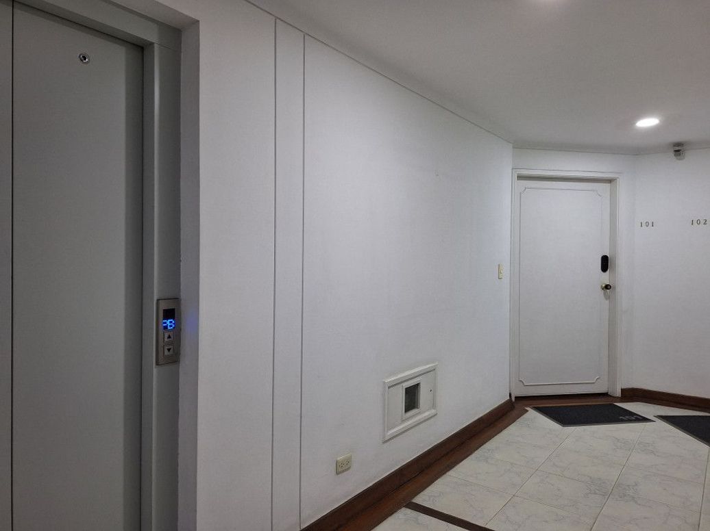 Apartamento de 3 alcobas en venta en Santa Barbara Central, Bogotá, 204 m² · foto 7 de 20