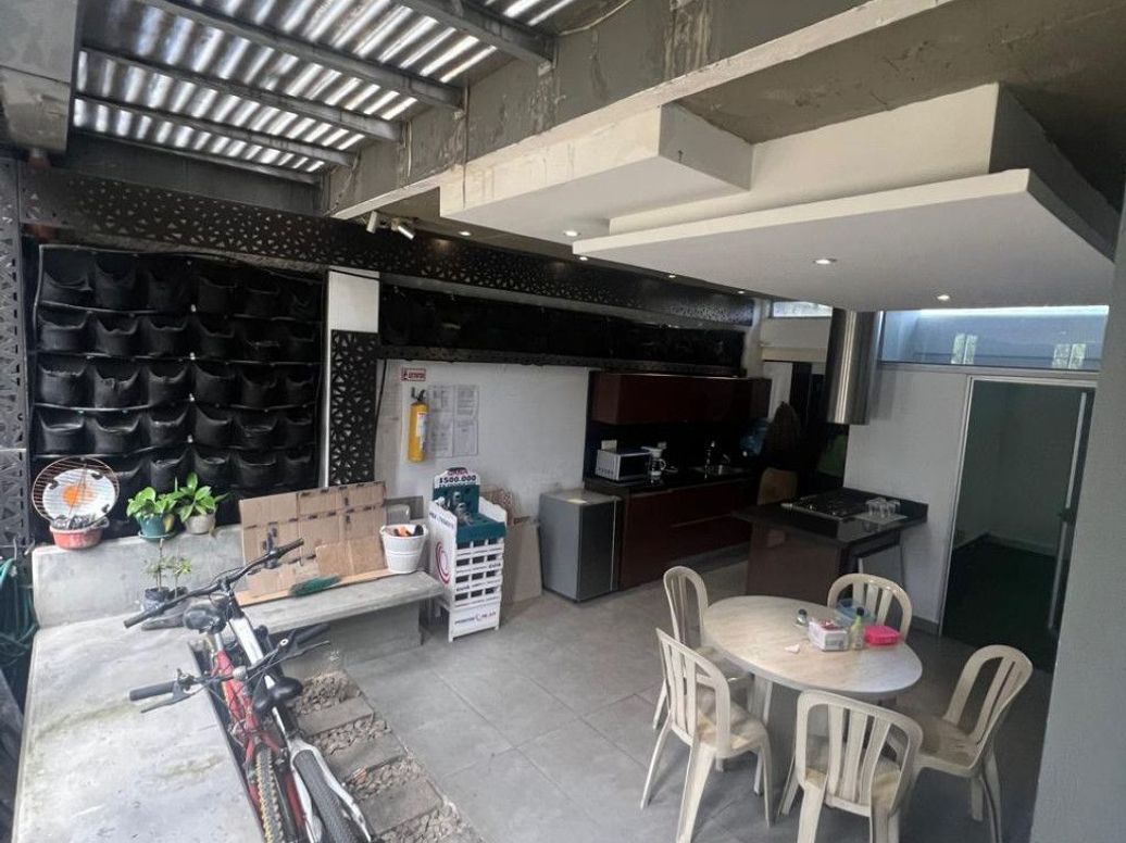 Casa de 5 alcobas en venta en Santa Ana Occidental, Bogotá, 220 m² · foto 7 de 20