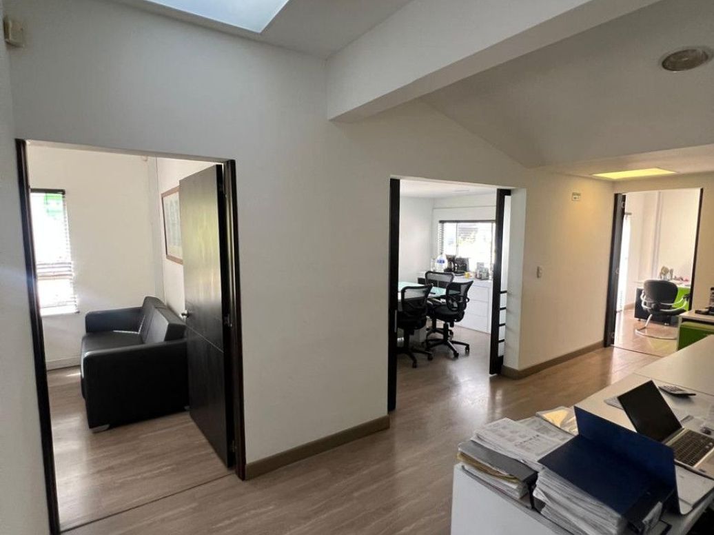 Casa de 5 alcobas en venta en Santa Ana Occidental, Bogotá, 220 m² · foto 17 de 20