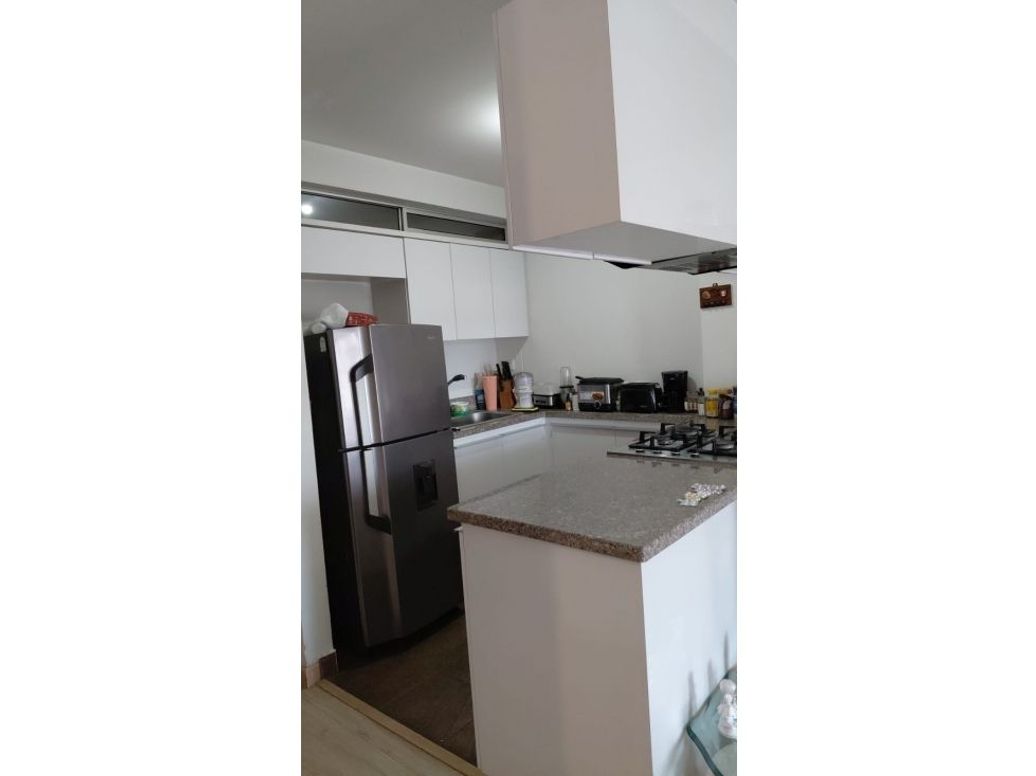 Apartamento de 2 alcobas en venta en Villemar Fontibon, Bogotá, 53 m² · foto 3 de 8
