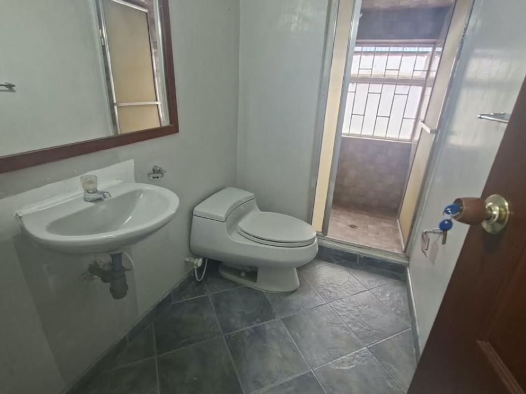 Casa de 5 alcobas en arriendo en Polo Club, Bogotá, 200 m² · foto 18 de 20