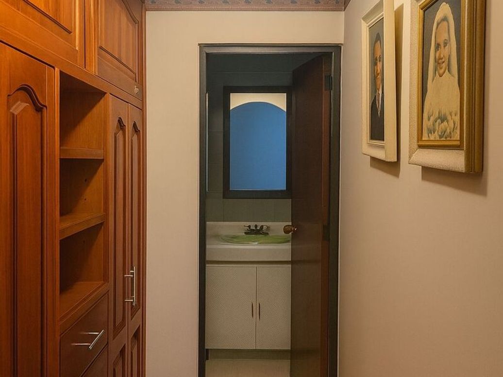 Apartamento de 3 alcobas en venta en Ub. Santa Coloma, Bogotá, 108 m² · foto 10 de 19