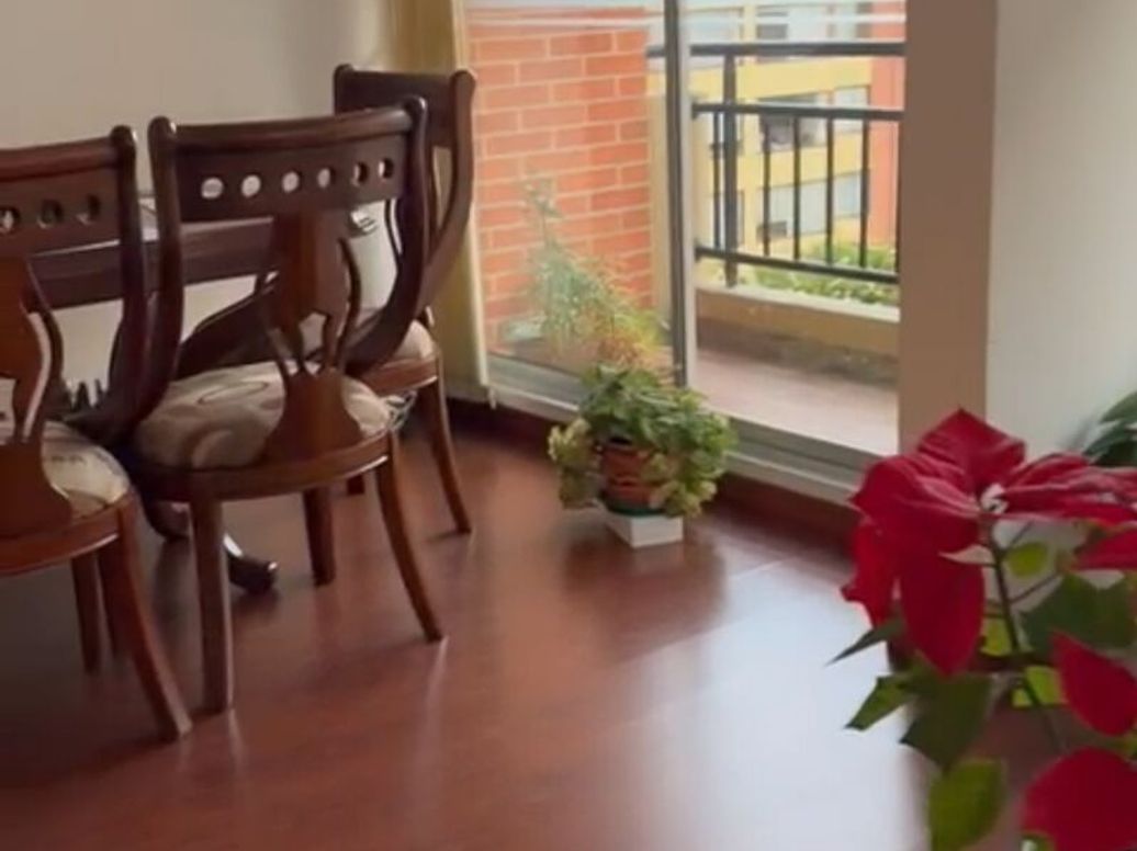 Apartamento de 3 alcobas en venta en Cr Portales Del Norte Et. Iii, Bogotá, 84 m² · foto 2 de 10