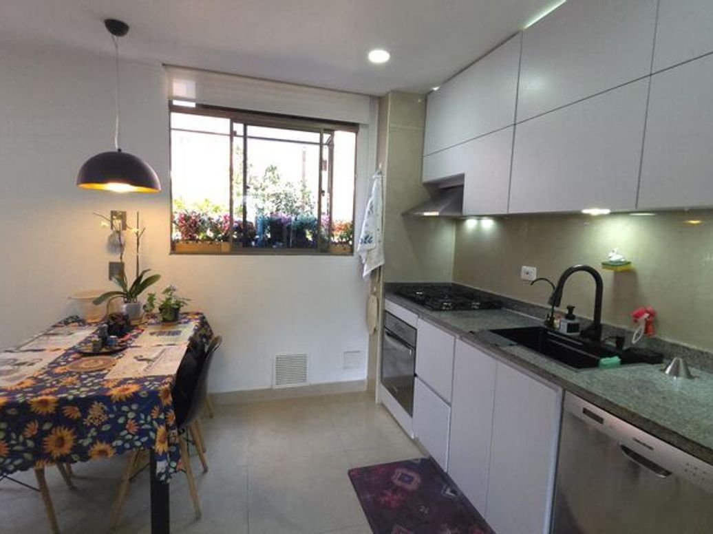 Apartamento de 3 alcobas en venta en Molinos Norte, Bogotá, 133 m² · foto 6 de 19
