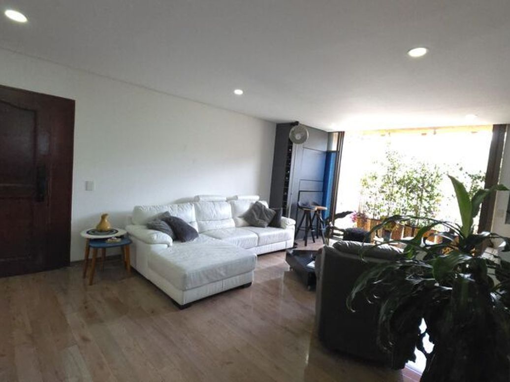 Apartamento de 3 alcobas en venta en Molinos Norte, Bogotá, 133 m² · foto 3 de 19