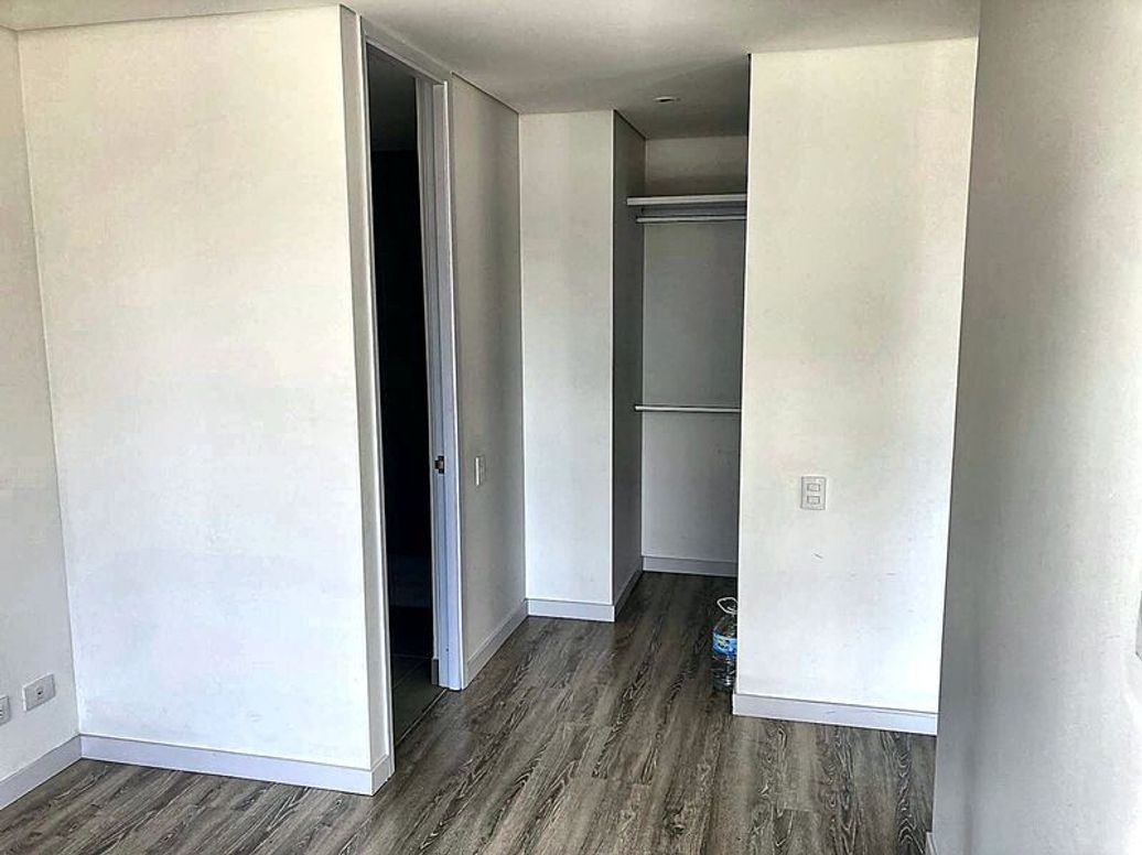 Apartamento de 1 alcoba en venta en La Merced, Bogotá, 41 m² · foto 3 de 14