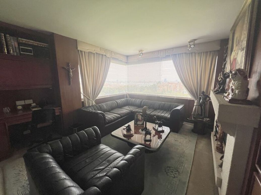 Apartamento de 5 alcobas en venta en La Carolina, Bogotá, 320 m² · foto 7 de 20