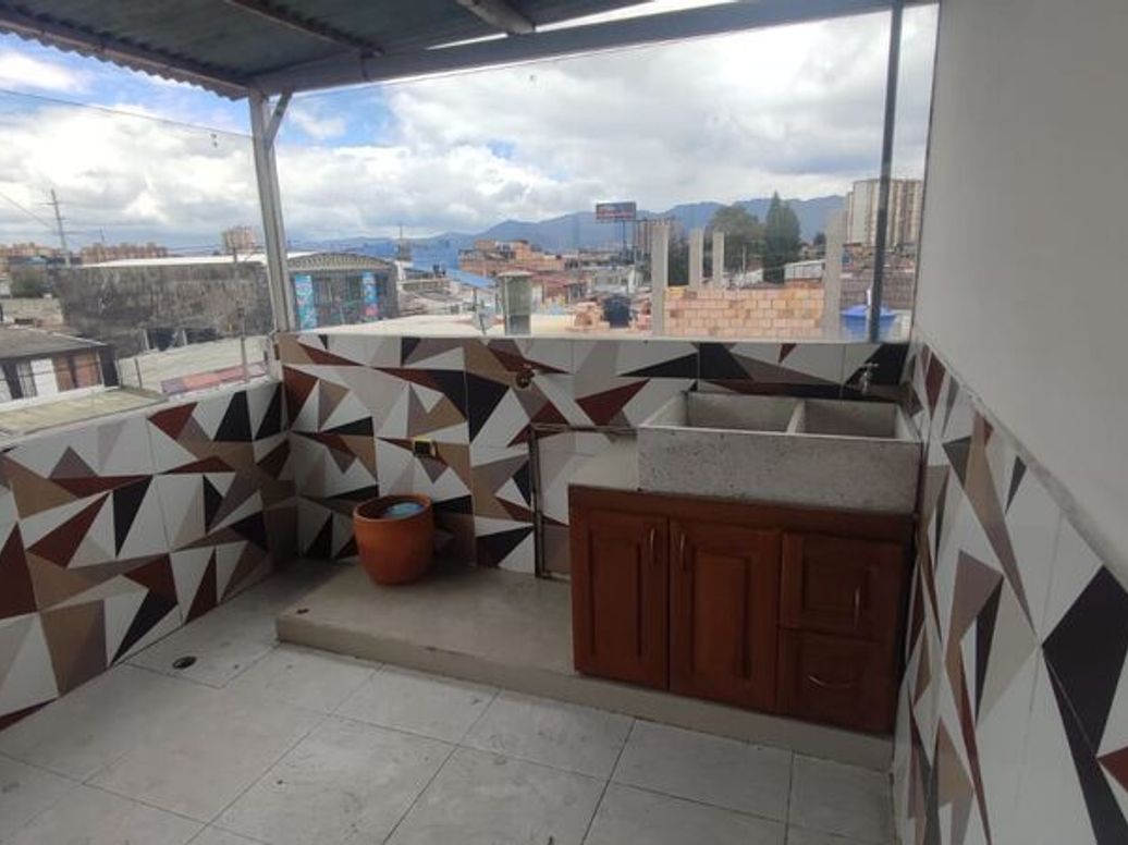Casa de 5 alcobas en venta en Nueva Marsella Et. I, Bogotá, 231 m² · foto 16 de 20