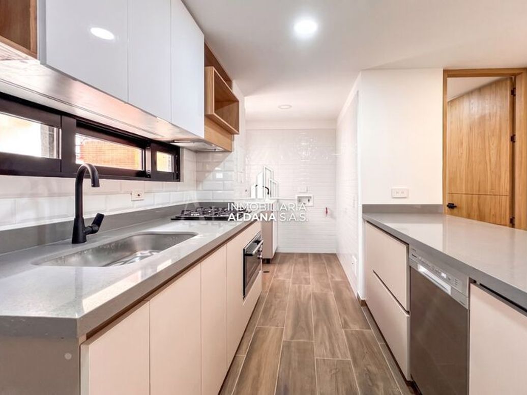Apartamento de 1 alcoba en venta en Los Cedros, Bogotá, 47 m² · foto 4 de 8