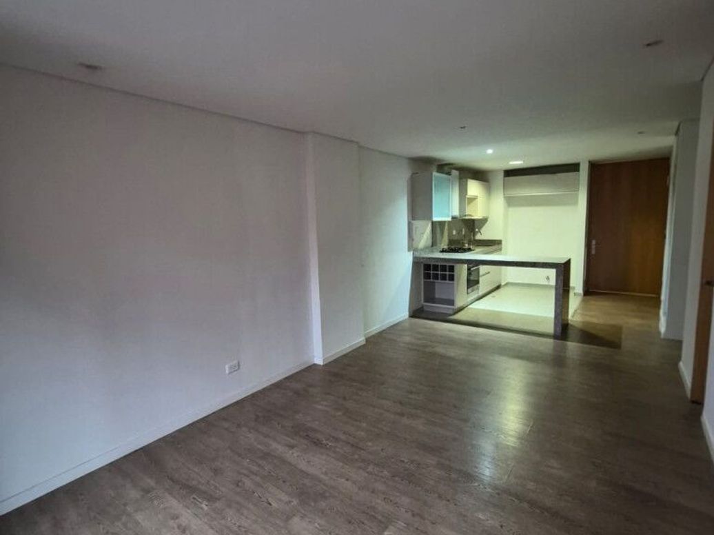 Apartamento de 1 alcoba en venta en Los Cedritos, Bogotá, 60 m² · foto 5 de 16