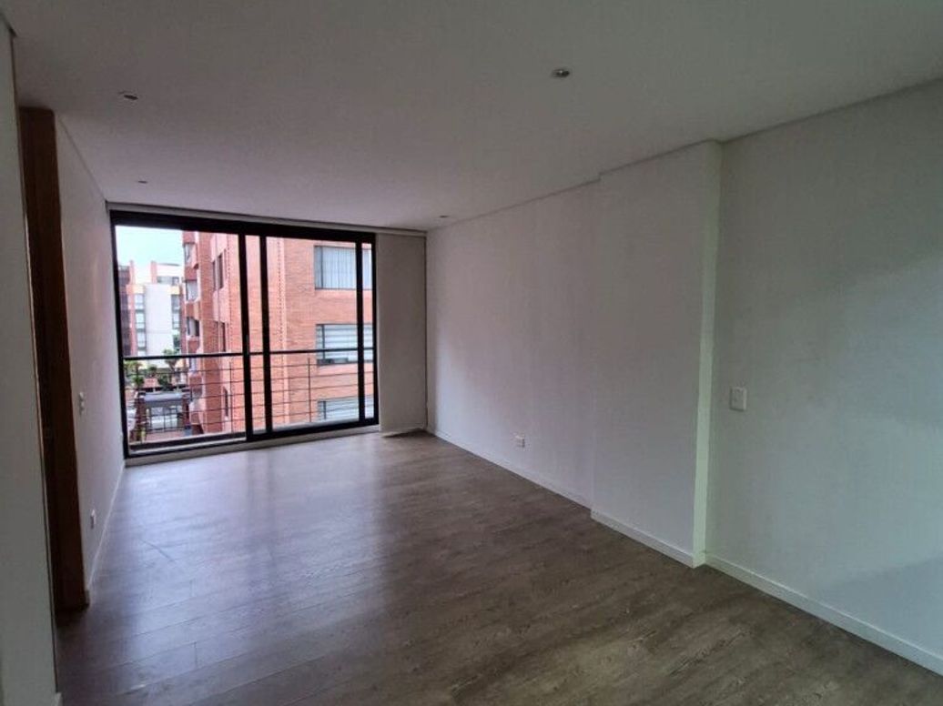 Apartamento de 1 alcoba en venta en Los Cedritos, Bogotá, 60 m² · foto 3 de 16