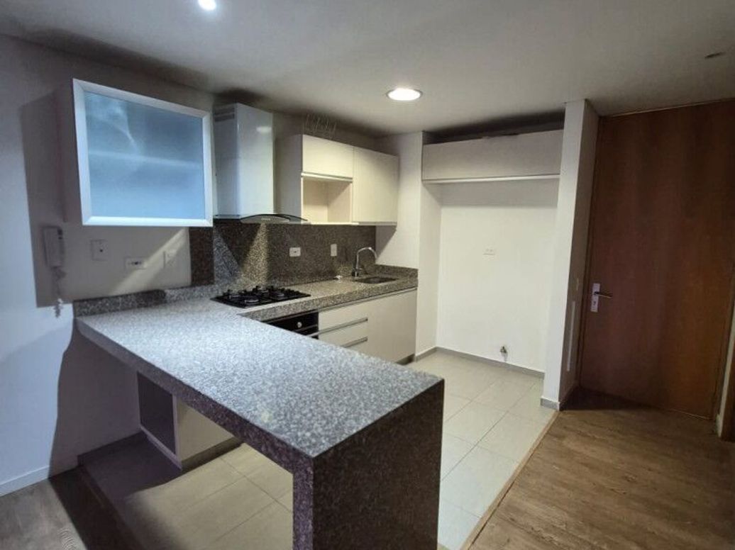 Apartamento de 1 alcoba en venta en Los Cedritos, Bogotá, 60 m² · foto 2 de 16