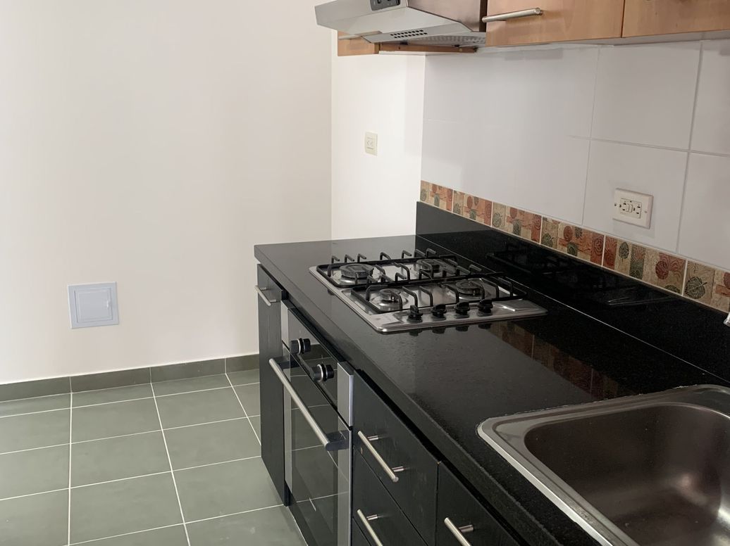 Apartamento de 3 alcobas en venta en Santa Rosa, Bogotá, 84 m² · foto 3 de 13