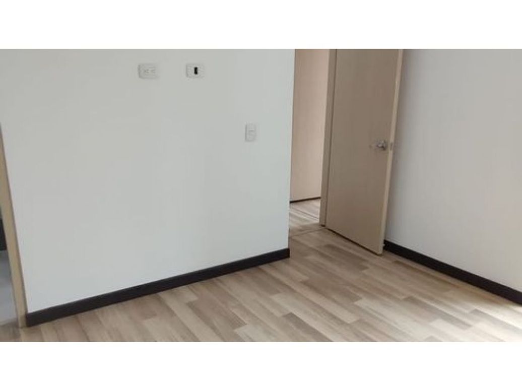 Apartamento de 3 alcobas en venta en Ub. Arboral, Bogotá, 82 m² · foto 13 de 15