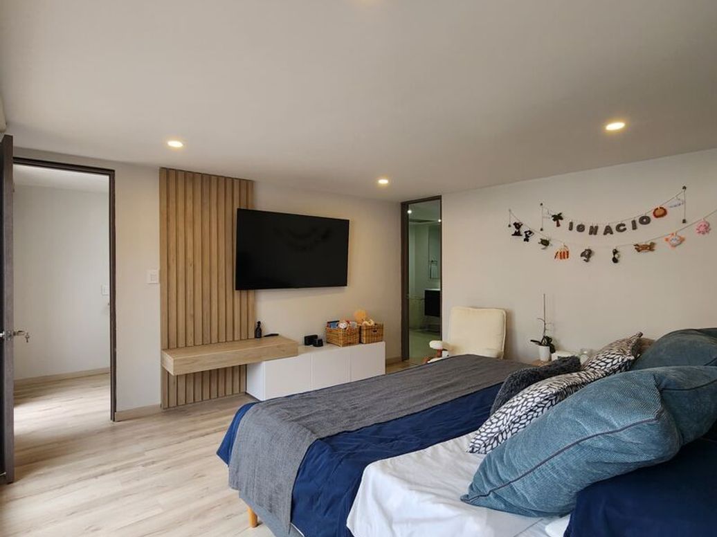 Apartamento de 3 alcobas en venta en Santa Barbara Central, Bogotá, 150 m² · foto 12 de 20