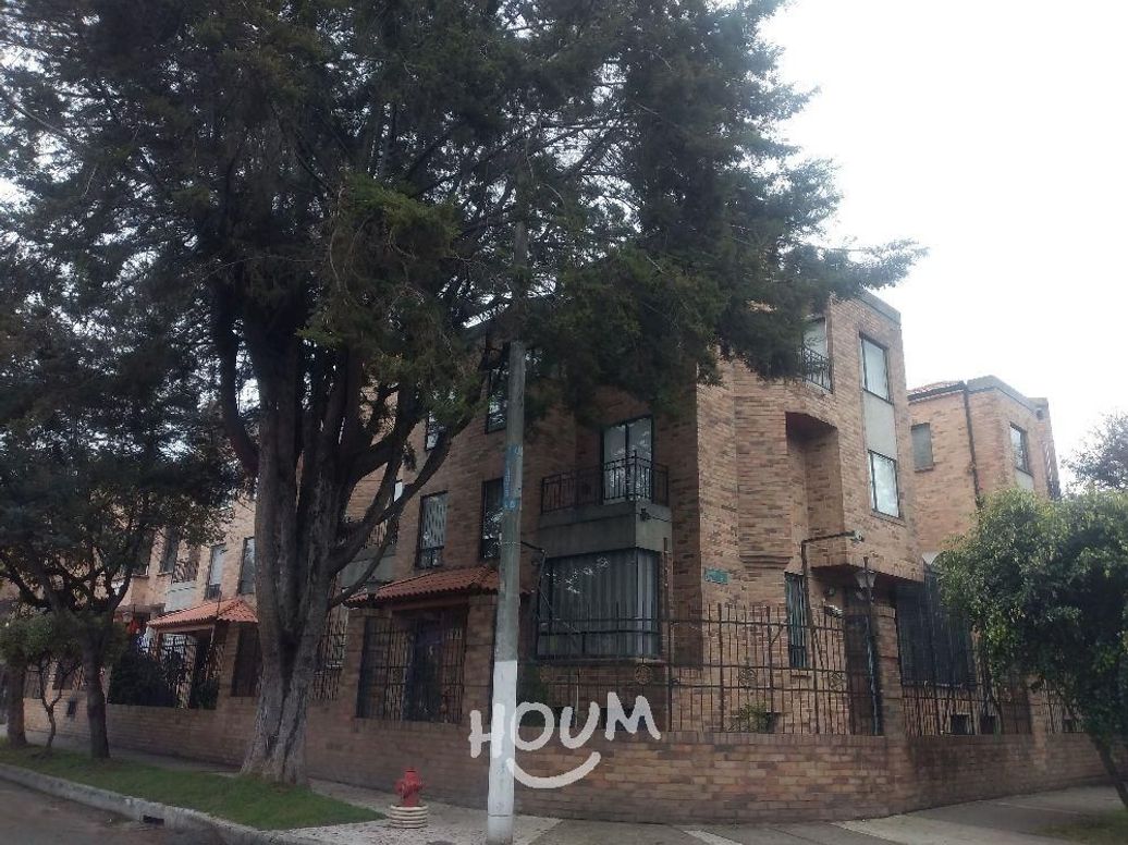 Casa de 5 alcobas en venta en Modelia, Bogotá, 162 m² · foto 2 de 20