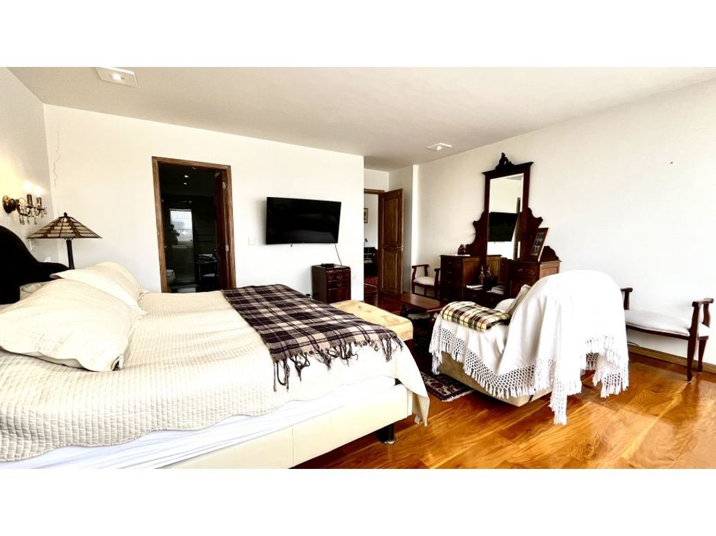 Apartamento de 3 alcobas en venta en Usaquén, Bogotá, 253 m² · foto 13 de 20