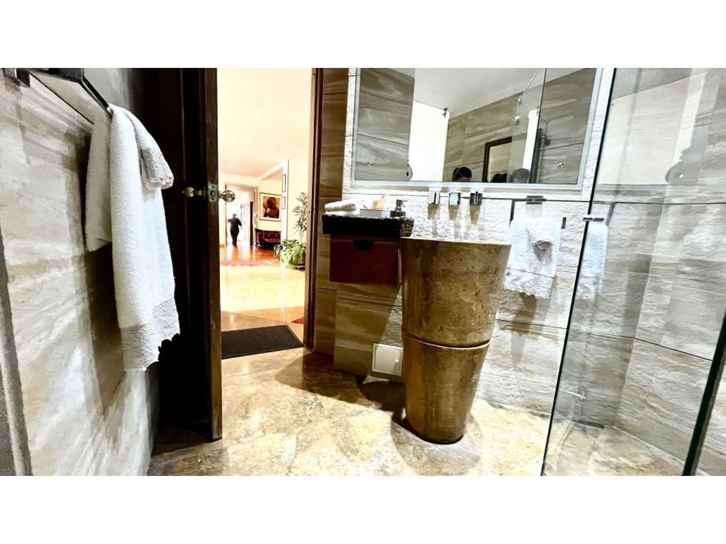Apartamento de 3 alcobas en venta en Usaquén, Bogotá, 253 m² · foto 6 de 20
