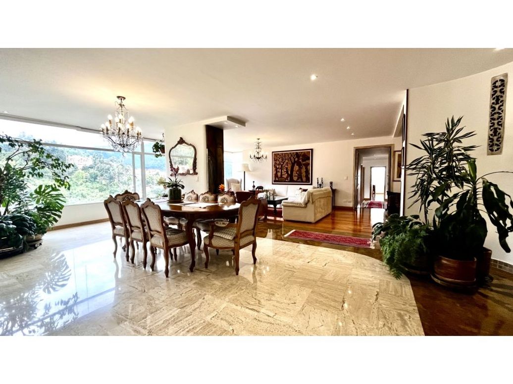 Apartamento de 3 alcobas en venta en Usaquén, Bogotá, 253 m² · foto 2 de 20