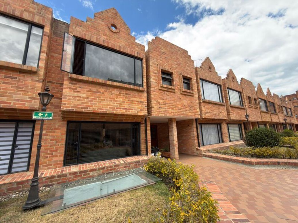 Casa de 3 alcobas en venta en Margaritas I Sector, Bogotá, 162 m² · foto 2 de 20
