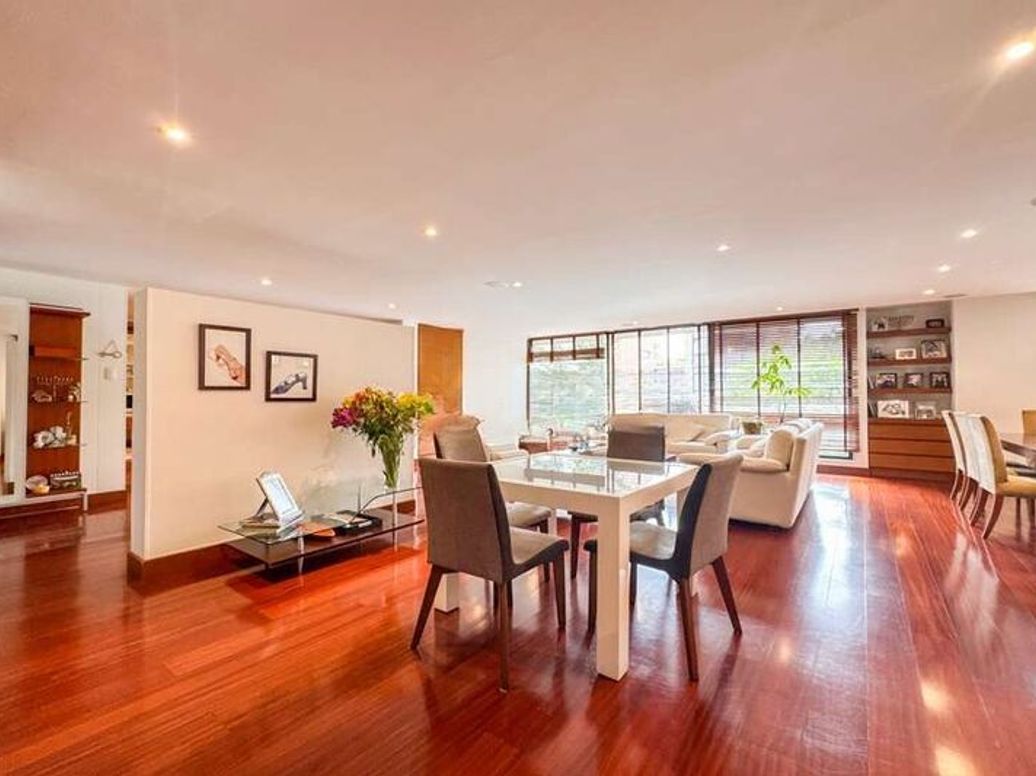 Apartamento de 4 alcobas en venta en La Cabrera, Bogotá, 330 m² · foto 4 de 16