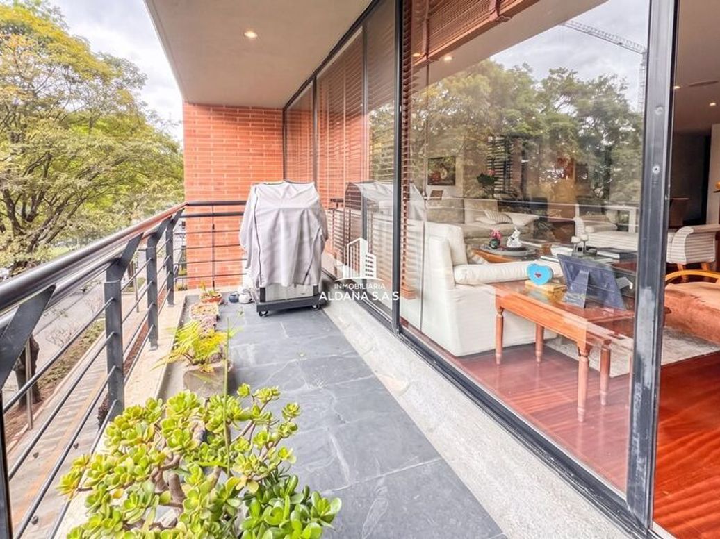 Apartamento de 4 alcobas en venta en La Cabrera, Bogotá, 330 m² · foto 6 de 16