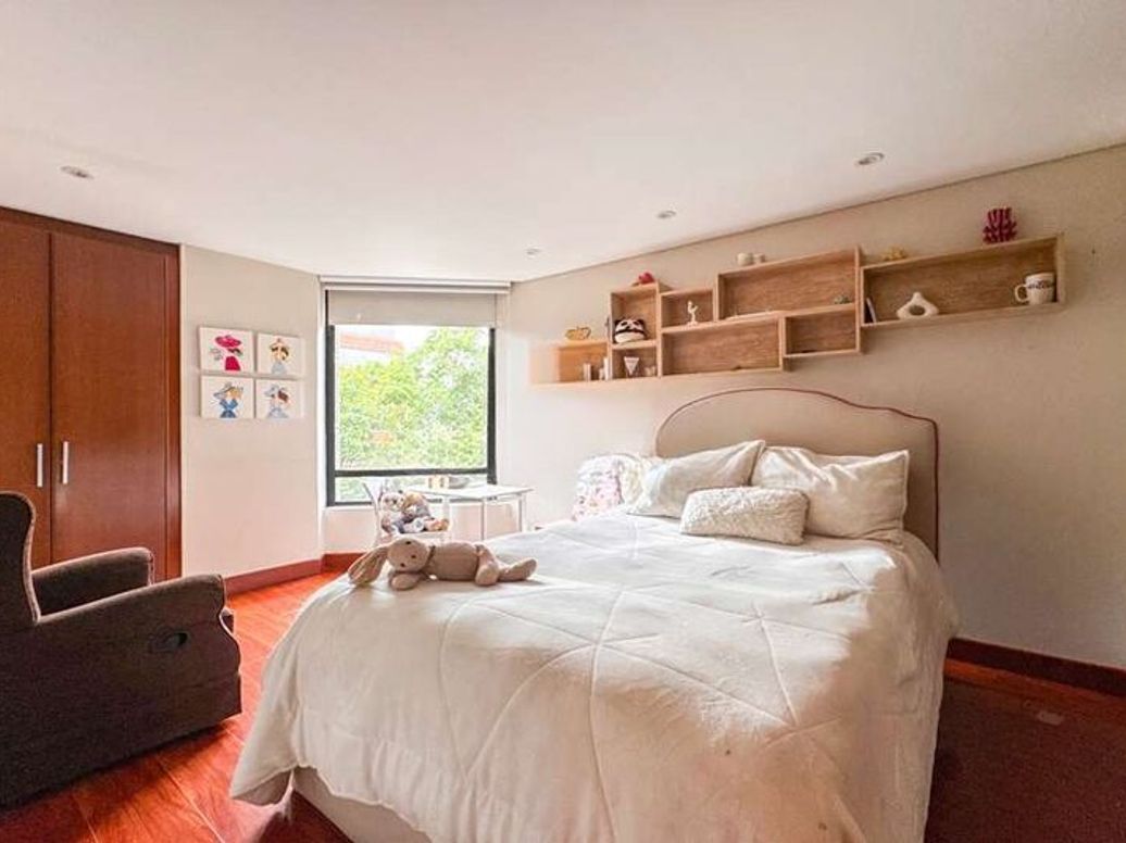 Apartamento de 4 alcobas en venta en La Cabrera, Bogotá, 330 m² · foto 9 de 16