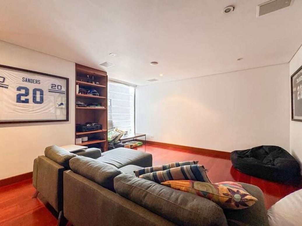 Apartamento de 4 alcobas en venta en La Cabrera, Bogotá, 330 m² · foto 16 de 16