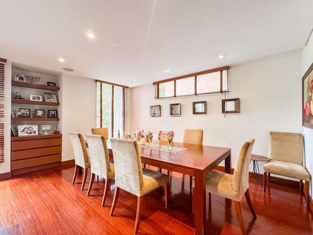Apartamento de 4 alcobas en venta en La Cabrera, Bogotá, 330 m² · foto 3 de 16