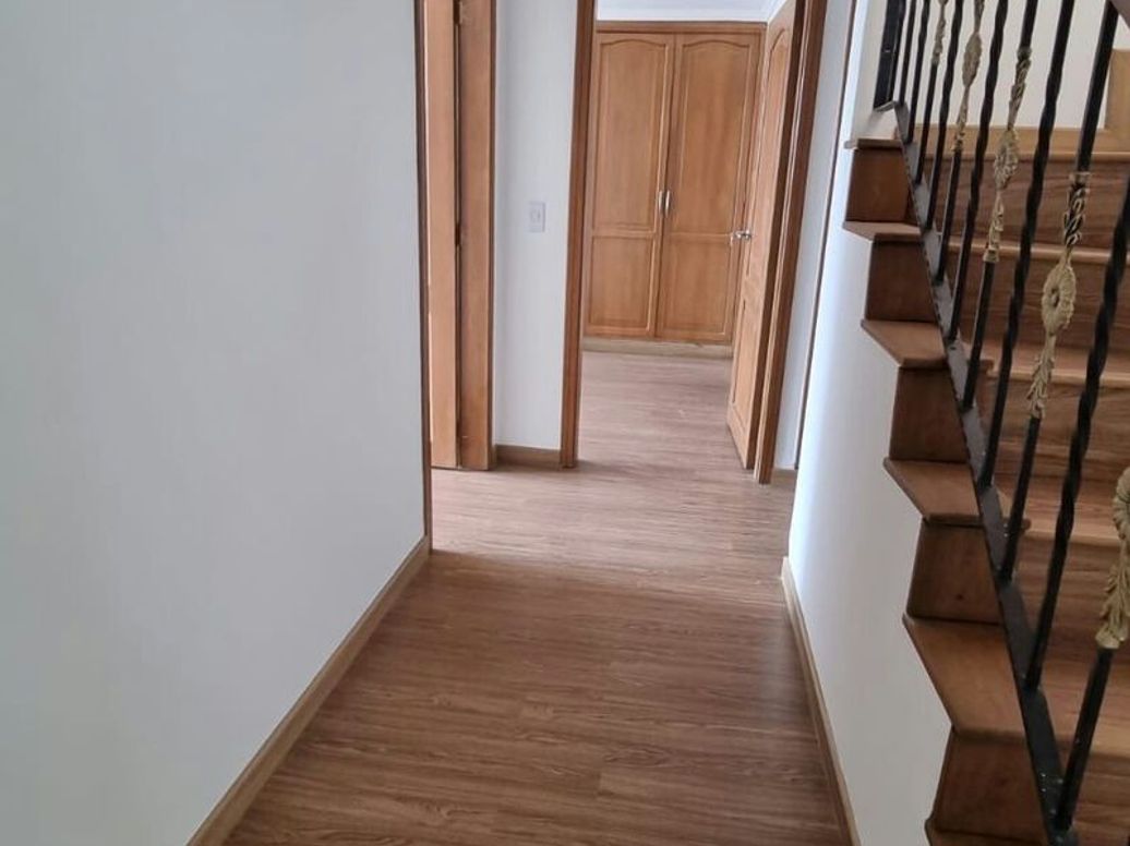 Apartamento de 4 alcobas en venta en Santa Barbara Central, Bogotá, 220 m² · foto 10 de 16