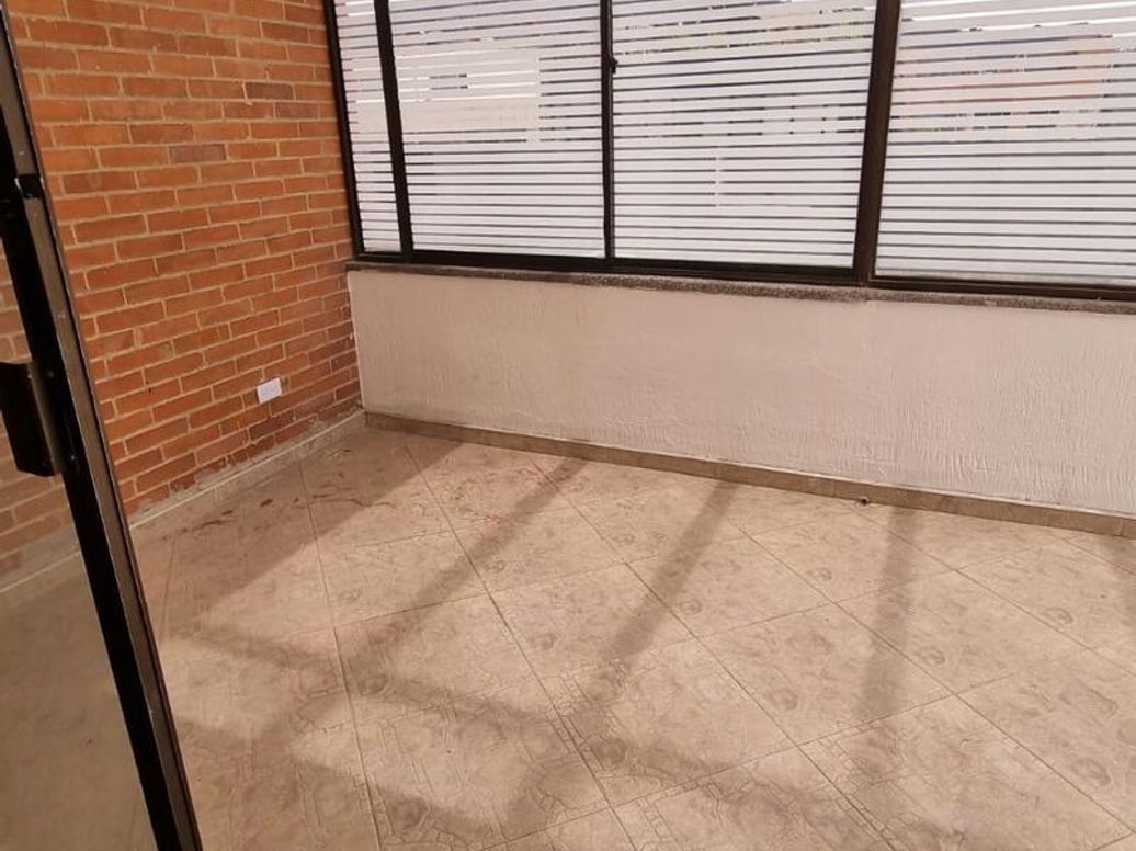 Apartamento de 4 alcobas en venta en Santa Barbara Central, Bogotá, 220 m² · foto 9 de 16