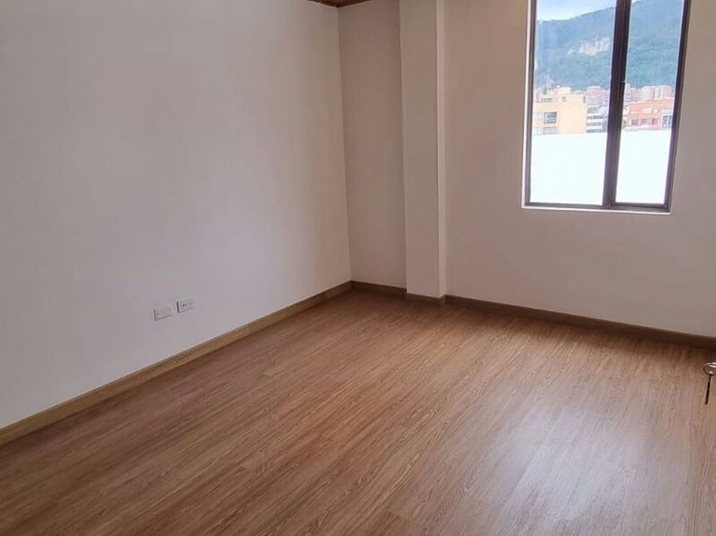 Apartamento de 4 alcobas en venta en Santa Barbara Central, Bogotá, 220 m² · foto 5 de 16