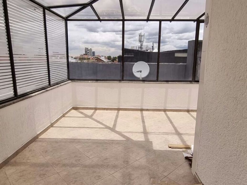 Apartamento de 4 alcobas en venta en Santa Barbara Central, Bogotá, 220 m² · foto 6 de 16