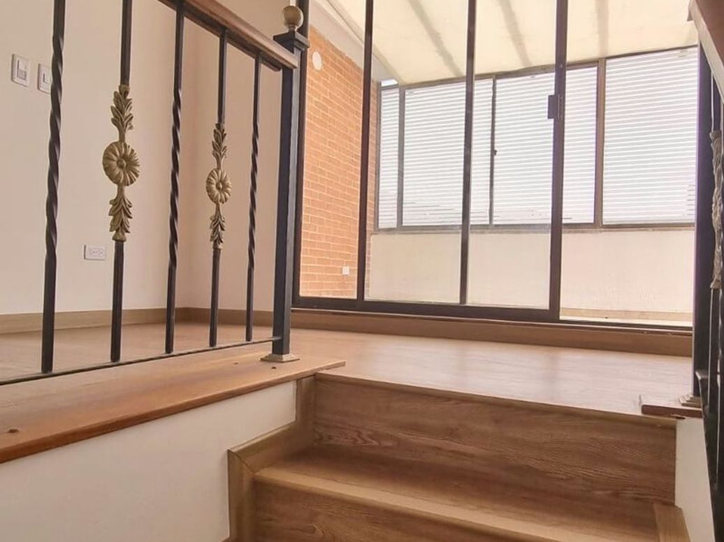 Apartamento de 4 alcobas en venta en Santa Barbara Central, Bogotá, 220 m² · foto 7 de 16