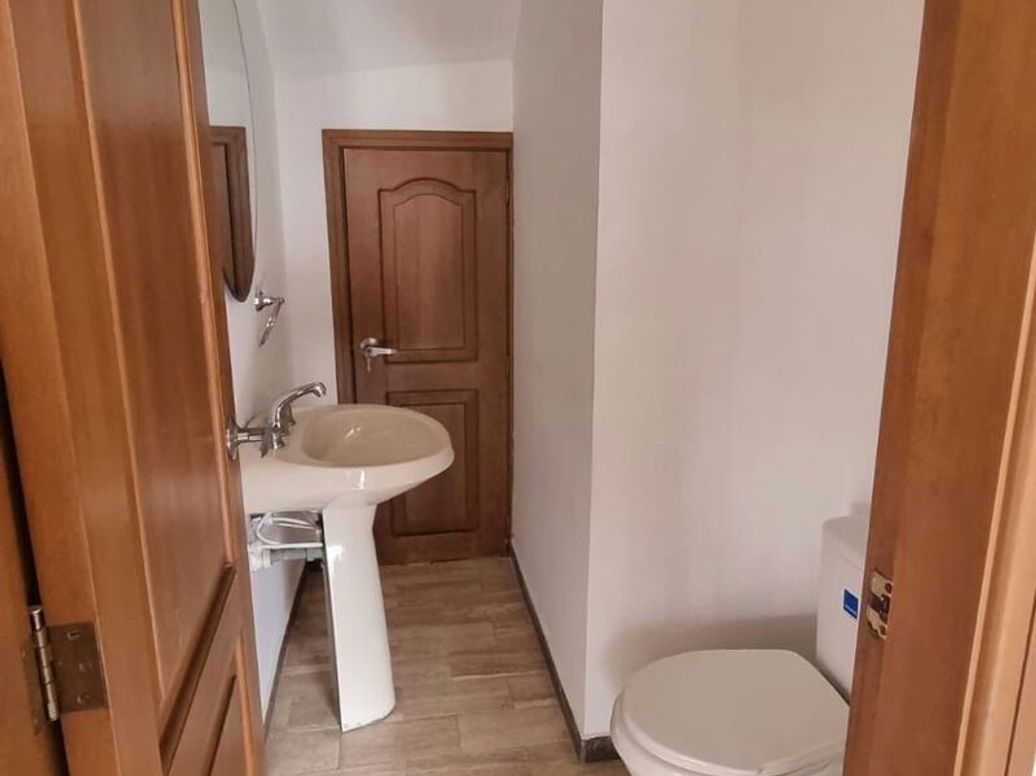 Apartamento de 4 alcobas en venta en Santa Barbara Central, Bogotá, 220 m² · foto 12 de 16