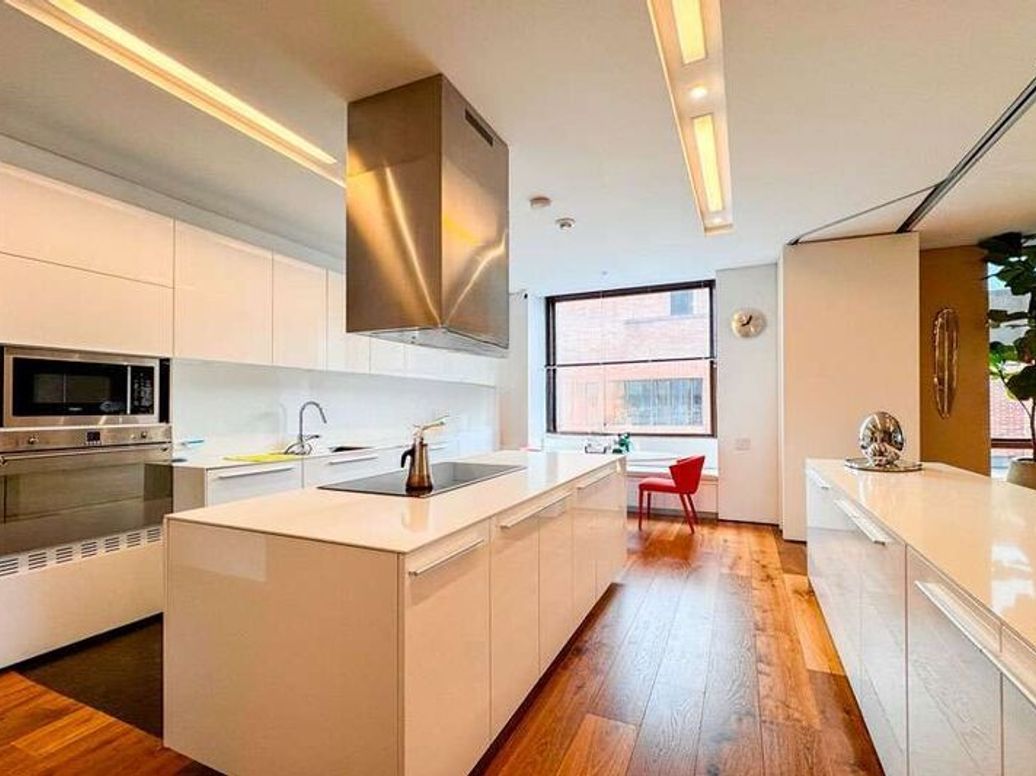 Apartamento de 3 alcobas en venta en Los Rosales, Bogotá, 327 m² · foto 8 de 18