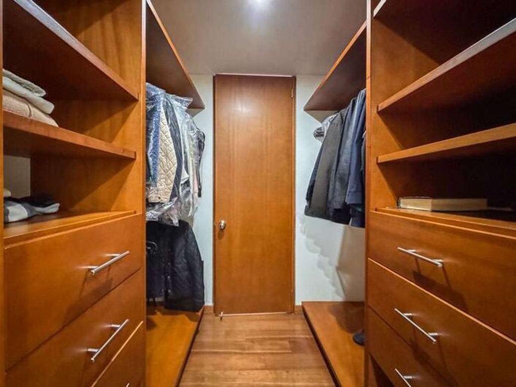 Apartamento de 3 alcobas en venta en San Patricio, Bogotá, 160 m² · foto 10 de 12