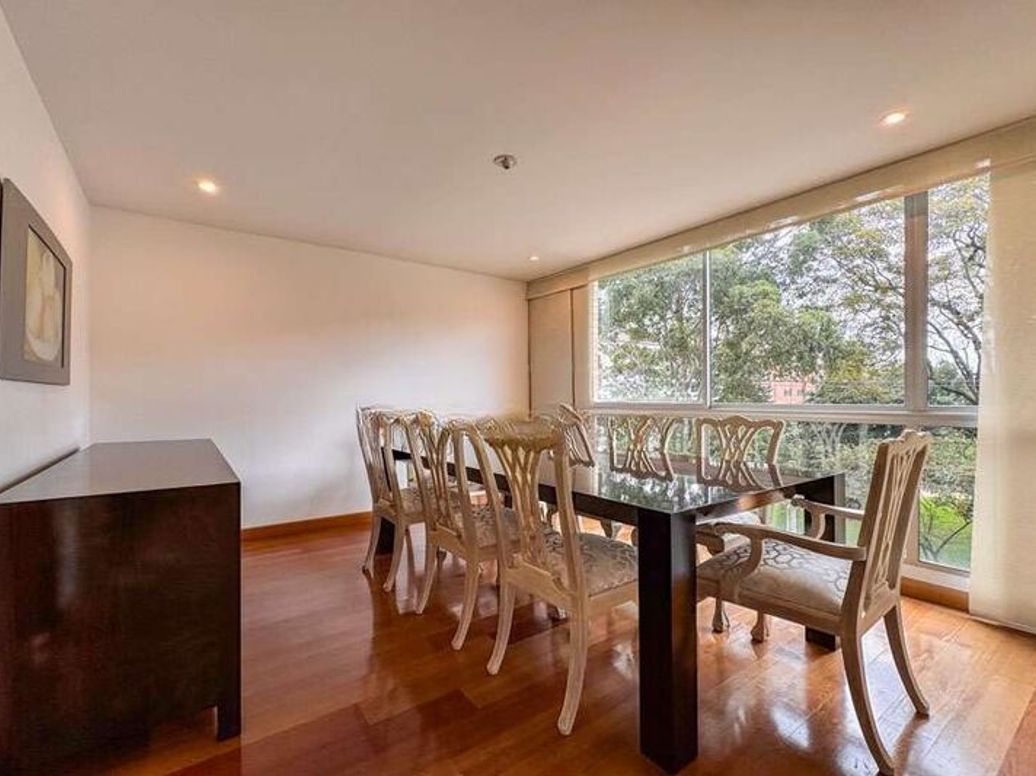 Apartamento de 3 alcobas en venta en San Patricio, Bogotá, 160 m² · foto 2 de 12