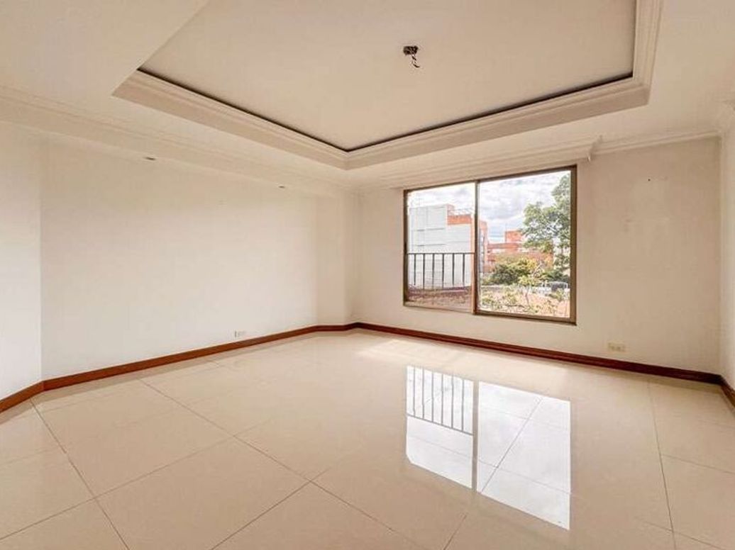 Apartamento de 3 alcobas en venta en Santa Barbara Central, Bogotá, 169 m² · foto 7 de 12