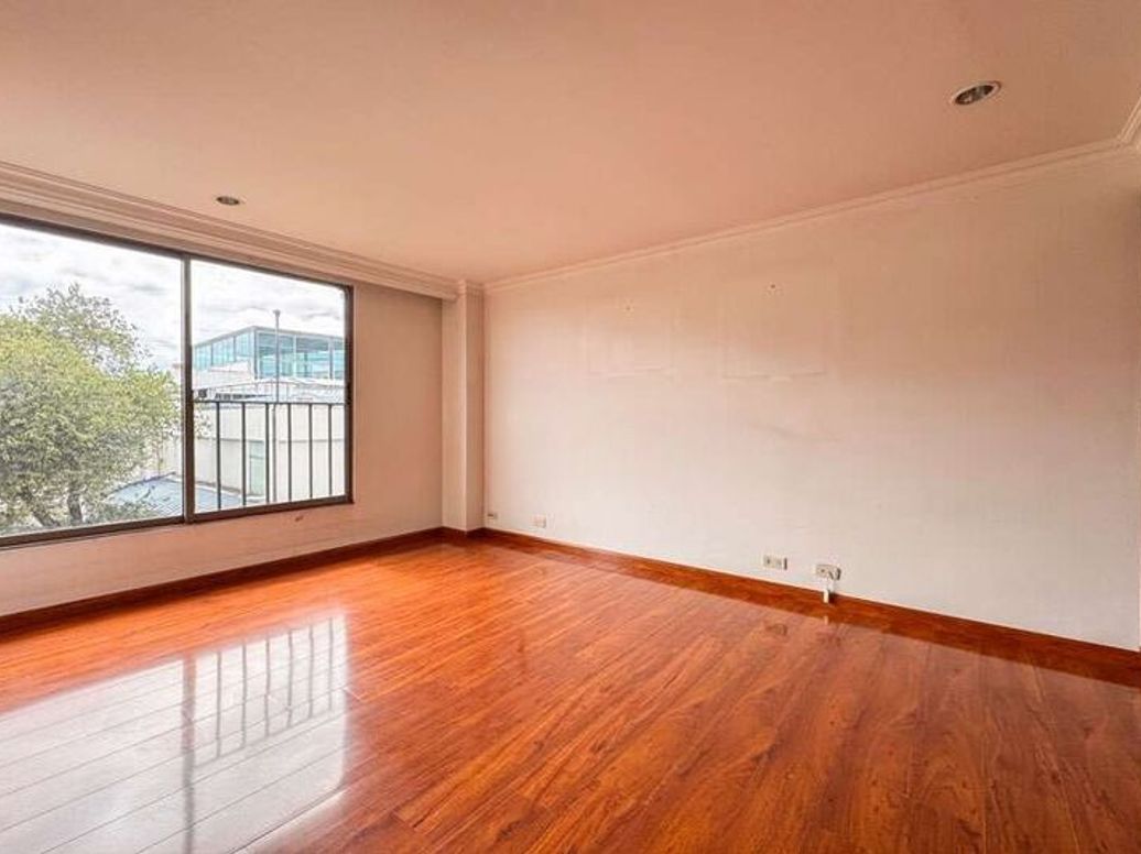 Apartamento de 3 alcobas en venta en Santa Barbara Central, Bogotá, 169 m² · foto 5 de 12