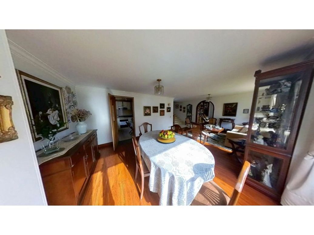 Apartamento de 3 alcobas en venta en Usaquén, Bogotá, 148 m² · foto 2 de 10