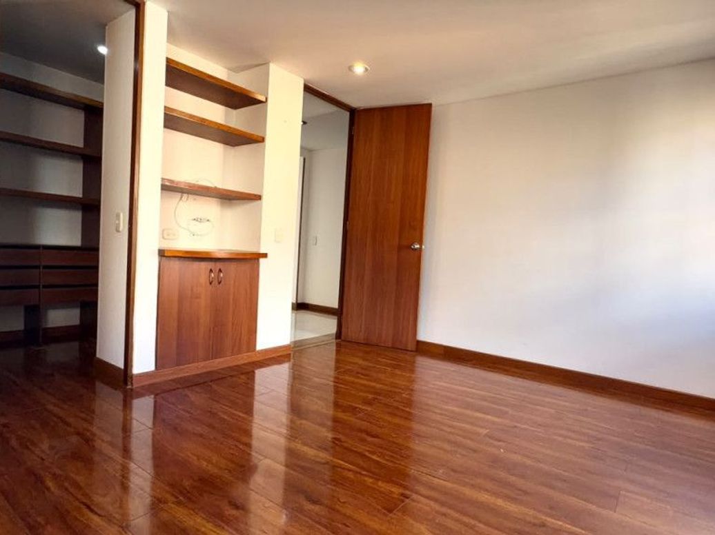 Apartamento de 3 alcobas en venta en Cr. Atabanza, Bogotá, 112 m² · foto 13 de 20