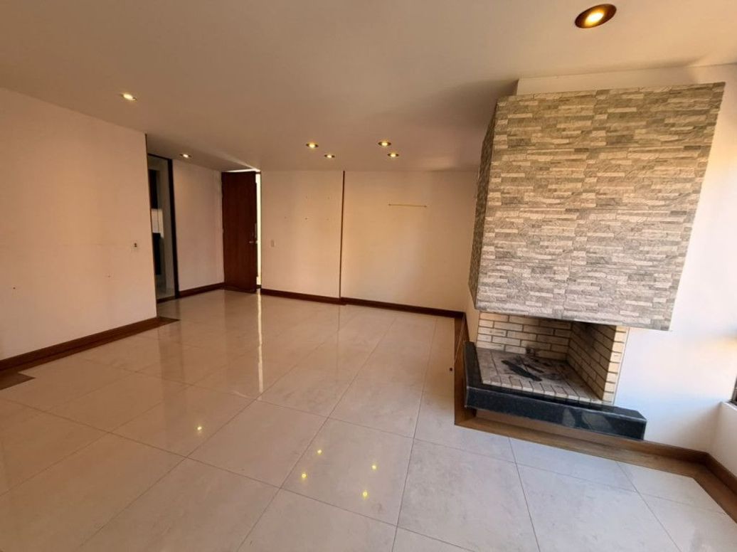 Apartamento de 3 alcobas en venta en Cr. Atabanza, Bogotá, 112 m² · foto 18 de 20